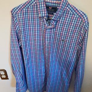 Small men’s Vineyard Vines performance shirt